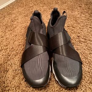 Sorel Grey crisscross Velcro sneakers